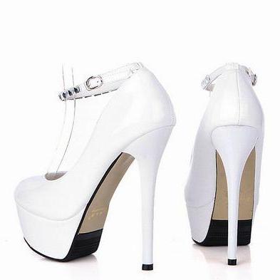 Gorgeous White Rhinestone Embellished High Heels..