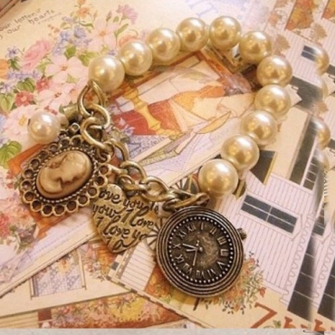 Vintage Style Charmed Pearl Bracelet